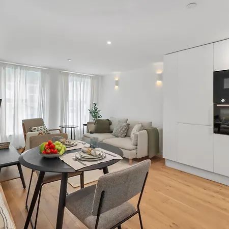 Urban Chic Meets Coastal Charm Ideal Getaway Eastbourne Exterior photo